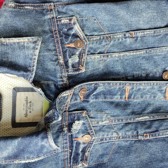 Abercrombie & Fitch cropped jean jacket Sz Small - Picture 3 of 7
